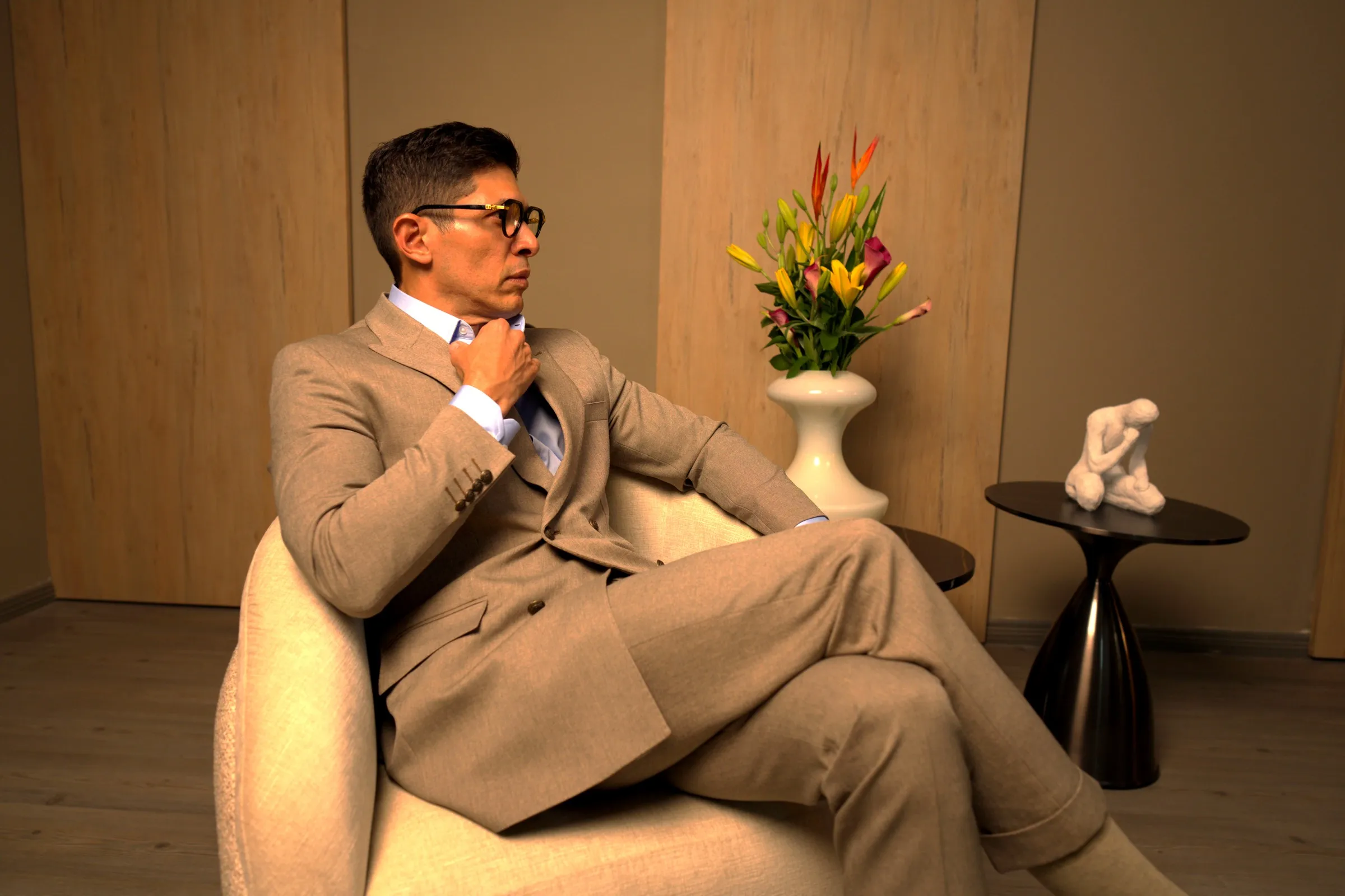 Dr. José Ricardo Becerra Daza en el espacio exclusivo de Neo Age Clinic Bogotá